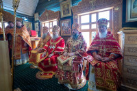 14-В праздник великомученицы Ирины и преподобного Иакова Железноборовского архиепископ Усть-Каменогорский и Семипалатинский Амфилохий сослужил митрополиту Александру за Литургией в Богородице-Рождественском храме микрорайона Акжар