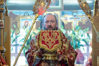 16-В праздник великомученицы Ирины и преподобного Иакова Железноборовского архиепископ Усть-Каменогорский и Семипалатинский Амфилохий сослужил митрополиту Александру за Литургией в Богородице-Рождественском храме микрорайона Акжар