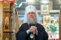 21-В праздник великомученицы Ирины и преподобного Иакова Железноборовского архиепископ Усть-Каменогорский и Семипалатинский Амфилохий сослужил митрополиту Александру за Литургией в Богородице-Рождественском храме микрорайона Акжар