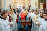 2-В канун праздника Вознесения Господня Управляющий Усть-Каменогорской и Семипалатинской епархии сослужил Главе Митрополичьего округа за Всенощным бдением в Вознесенском соборе Алма-Аты