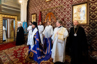 6-В канун дня памяти святителя Николая Чудотворца архиепископ Усть-Каменогорский и Семипалатинский Амфилохий сослужил митрополиту Александру за Всенощным бдением в Никольском соборе Алма-Аты