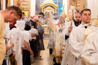 19-В канун дня памяти святителя Николая Чудотворца архиепископ Усть-Каменогорский и Семипалатинский Амфилохий сослужил митрополиту Александру за Всенощным бдением в Никольском соборе Алма-Аты