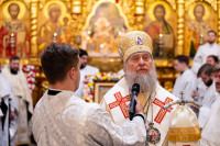 21-В канун дня памяти святителя Николая Чудотворца архиепископ Усть-Каменогорский и Семипалатинский Амфилохий сослужил митрополиту Александру за Всенощным бдением в Никольском соборе Алма-Аты