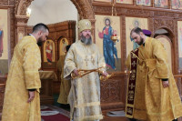 14-В третье воскресение после праздника Святой Троицы архиепископ Амфилохий совершил Божественную Литургию в главном храме епархии 