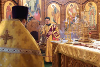18-В третье воскресение после праздника Святой Троицы архиепископ Амфилохий совершил Божественную Литургию в главном храме епархии 
