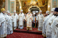 5-В праздник святителя Николая, архиепископа Мирликийского, управляющий Усть-Каменогорской и Семипалатинской епархии сослужил митрополиту Александру за Литургией в Никольском соборе Алма-Аты