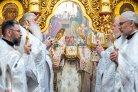 31-В праздник святителя Николая, архиепископа Мирликийского, управляющий Усть-Каменогорской и Семипалатинской епархии сослужил митрополиту Александру за Литургией в Никольском соборе Алма-Аты