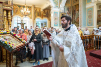 47-В праздник святителя Николая, архиепископа Мирликийского, управляющий Усть-Каменогорской и Семипалатинской епархии сослужил митрополиту Александру за Литургией в Никольском соборе Алма-Аты