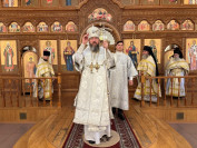 1-В Неделю 7-ю после Пасхи Христовой архиепископ Амфилохий совершил Божественную Литургию в Андреевском кафедральном соборе