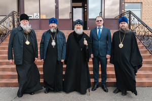 Архиепископ Усть-Каменогорский и Семипалатинский Амфилохий принял участие во встрече митрополита Александра с генеральным консулом Российской Федерации в Уральске А.В. Грубым