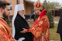 1-Управляющий Усть-Каменогорской и Семипалатинской епархии сослужил Главе Митрополичьего округа за Литургией в Феодоровской церкви Покровского монастыря города Уральска