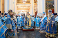 1-В праздник Феодоровской иконы Божией Матери архиепископ Усть-Каменогорский и Семипалатинский Амфилохий сослужил Главе Митрополичьего округа за Божественной Литургией в главном храме Южной столицы