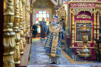 6-В праздник Феодоровской иконы Божией Матери архиепископ Усть-Каменогорский и Семипалатинский Амфилохий сослужил Главе Митрополичьего округа за Божественной Литургией в главном храме Южной столицы