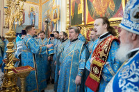9-В праздник Феодоровской иконы Божией Матери архиепископ Усть-Каменогорский и Семипалатинский Амфилохий сослужил Главе Митрополичьего округа за Божественной Литургией в главном храме Южной столицы