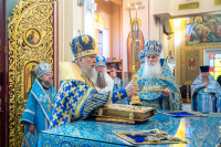 11-В праздник Феодоровской иконы Божией Матери архиепископ Усть-Каменогорский и Семипалатинский Амфилохий сослужил Главе Митрополичьего округа за Божественной Литургией в главном храме Южной столицы