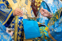 14-В праздник Феодоровской иконы Божией Матери архиепископ Усть-Каменогорский и Семипалатинский Амфилохий сослужил Главе Митрополичьего округа за Божественной Литургией в главном храме Южной столицы