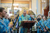 19-В праздник Феодоровской иконы Божией Матери архиепископ Усть-Каменогорский и Семипалатинский Амфилохий сослужил Главе Митрополичьего округа за Божественной Литургией в главном храме Южной столицы