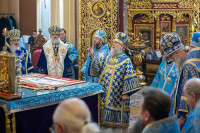 24-В праздник Феодоровской иконы Божией Матери архиепископ Усть-Каменогорский и Семипалатинский Амфилохий сослужил Главе Митрополичьего округа за Божественной Литургией в главном храме Южной столицы