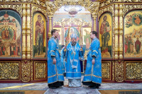 29-В праздник Феодоровской иконы Божией Матери архиепископ Усть-Каменогорский и Семипалатинский Амфилохий сослужил Главе Митрополичьего округа за Божественной Литургией в главном храме Южной столицы