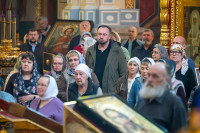 32-В праздник Феодоровской иконы Божией Матери архиепископ Усть-Каменогорский и Семипалатинский Амфилохий сослужил Главе Митрополичьего округа за Божественной Литургией в главном храме Южной столицы