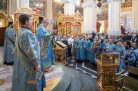 34-В праздник Феодоровской иконы Божией Матери архиепископ Усть-Каменогорский и Семипалатинский Амфилохий сослужил Главе Митрополичьего округа за Божественной Литургией в главном храме Южной столицы