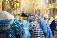 35-В праздник Феодоровской иконы Божией Матери архиепископ Усть-Каменогорский и Семипалатинский Амфилохий сослужил Главе Митрополичьего округа за Божественной Литургией в главном храме Южной столицы