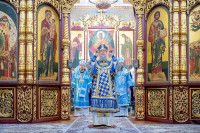 41-В праздник Феодоровской иконы Божией Матери архиепископ Усть-Каменогорский и Семипалатинский Амфилохий сослужил Главе Митрополичьего округа за Божественной Литургией в главном храме Южной столицы