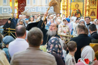 56-В праздник Феодоровской иконы Божией Матери архиепископ Усть-Каменогорский и Семипалатинский Амфилохий сослужил Главе Митрополичьего округа за Божественной Литургией в главном храме Южной столицы