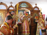 В четверг Светлой седмицы епископ Амфилохий совершил Божественную Литургию в Трехсвятительском храме пос.Глубокое