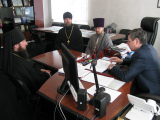 25-В четверг Светлой седмицы епископ Амфилохий совершил Божественную Литургию в Трехсвятительском храме пос.Глубокое