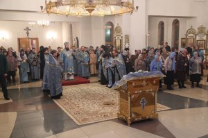 «Днесь Боговместимый храм, Богородица, в храм Господень приводится»
