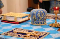 1-«Днесь Боговместимый храм, Богородица, в храм Господень приводится»