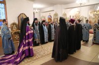 4-«Днесь Боговместимый храм, Богородица, в храм Господень приводится»