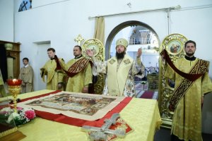 В день памяти святых первоверховных апостолов Петра и Павла Епископ Амфилохий совершил Божественную литургию в Андреевском кафедральном соборе