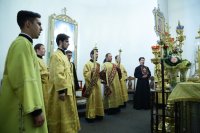 2-В день памяти святых первоверховных апостолов Петра и Павла Епископ Амфилохий совершил Божественную литургию в Андреевском кафедральном соборе