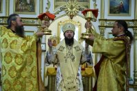 25-В день памяти святых первоверховных апостолов Петра и Павла Епископ Амфилохий совершил Божественную литургию в Андреевском кафедральном соборе