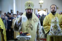 33-В день памяти святых первоверховных апостолов Петра и Павла Епископ Амфилохий совершил Божественную литургию в Андреевском кафедральном соборе