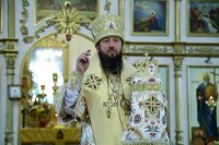 34-В день памяти святых первоверховных апостолов Петра и Павла Епископ Амфилохий совершил Божественную литургию в Андреевском кафедральном соборе