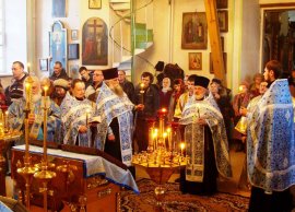 В Семипалатинске прошли богослужения в честь праздника Сретения Господня