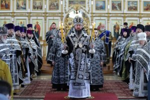 Соборное служение Литургии Преждеосвященных Даров в главном храме Рудного Алтая