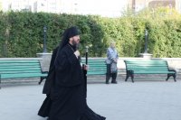 1-Божественная Литургия в день праздника Рождества Божией Матери