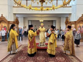 Божественная Литургия в Неделю 7-ю по Пятидесятнице
