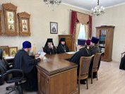 1-Архиепископ Амфилохий возглавил рабочее заседание Епархиального совета